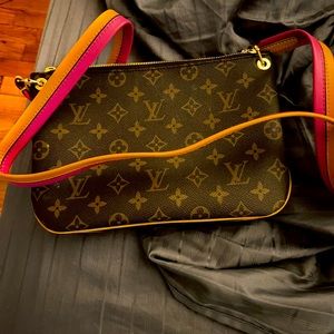 Louis Vuitton shoulder bag